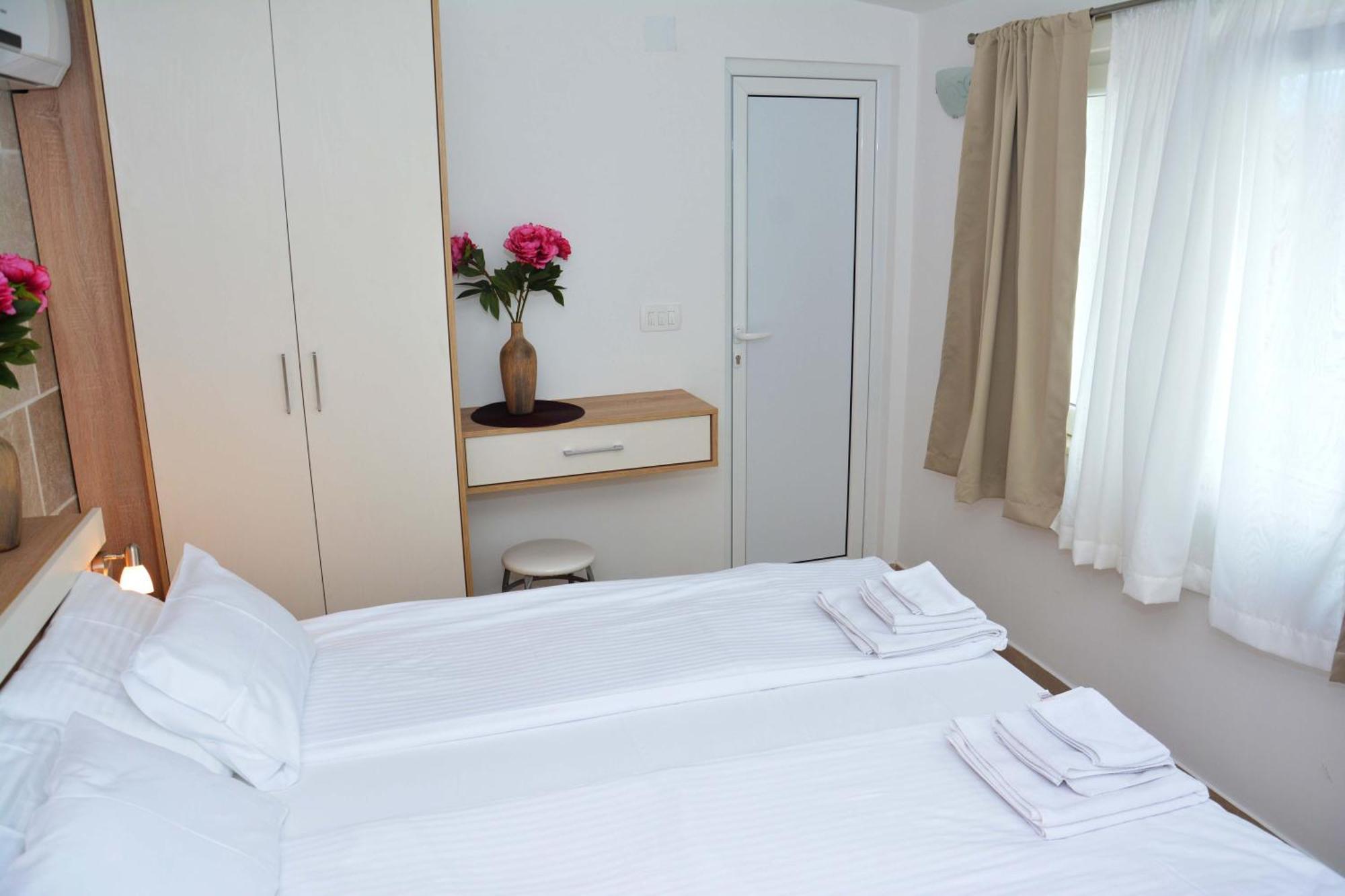 Apartments Harmonia 티바트 객실 사진