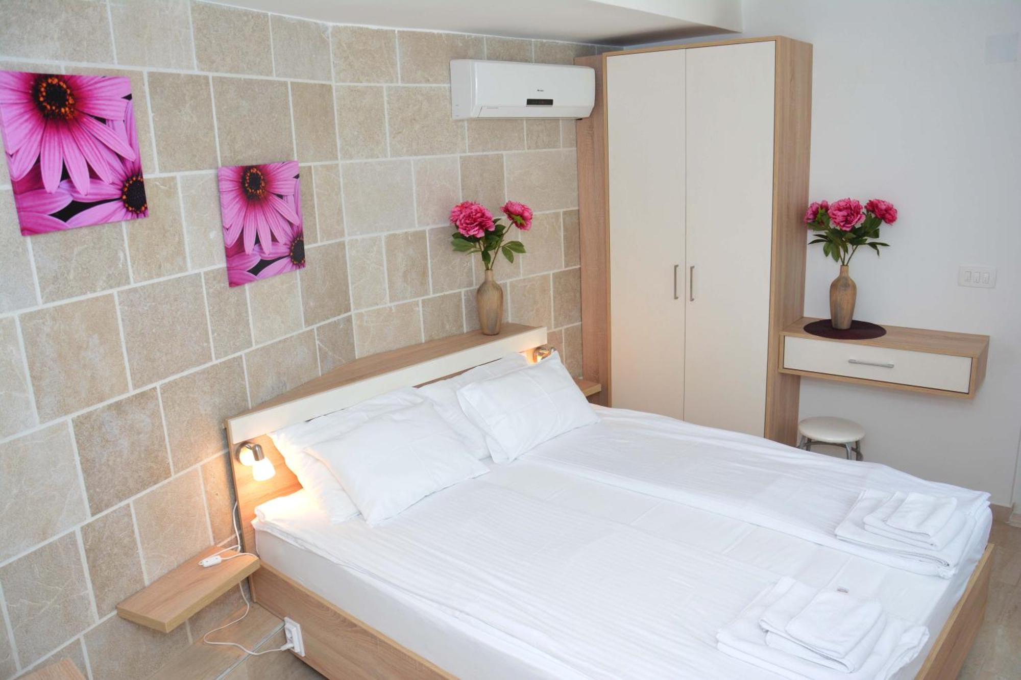 Apartments Harmonia 티바트 객실 사진
