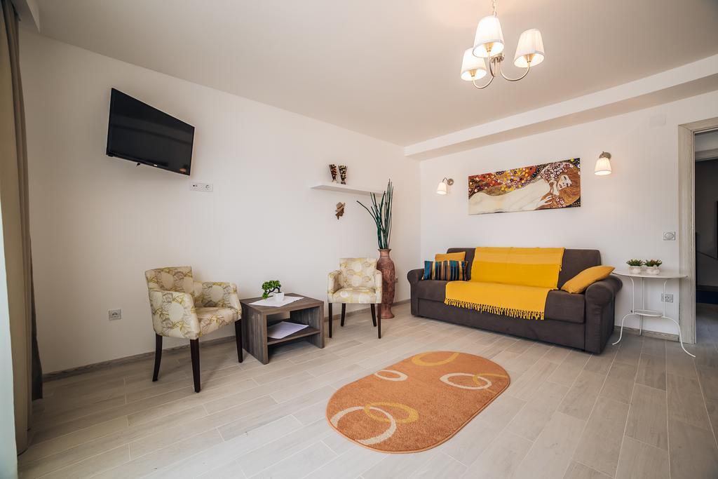 Apartments Harmonia 티바트 외부 사진