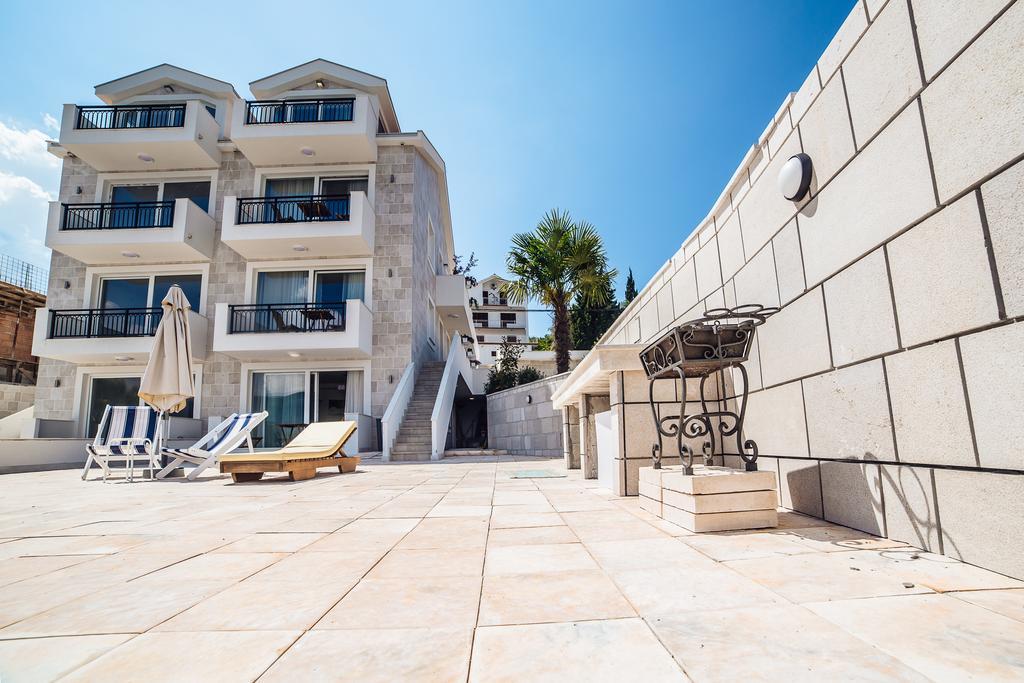 Apartments Harmonia 티바트 외부 사진