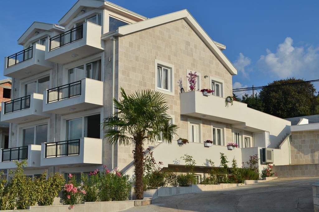 Apartments Harmonia 티바트 외부 사진